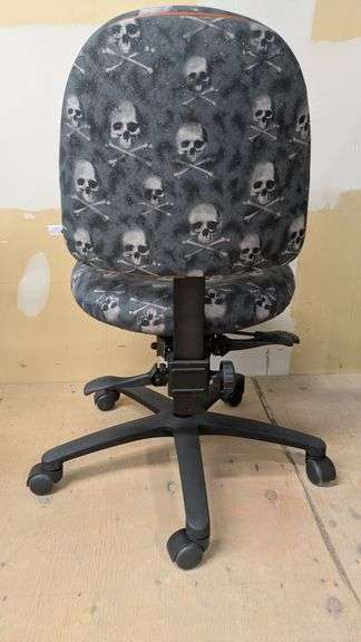 Skull Pattern Office Chair, 20" x 19" x 36"