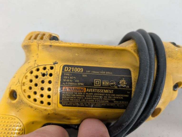 DeWalt D21009 3/8-Inch VSR Drill
