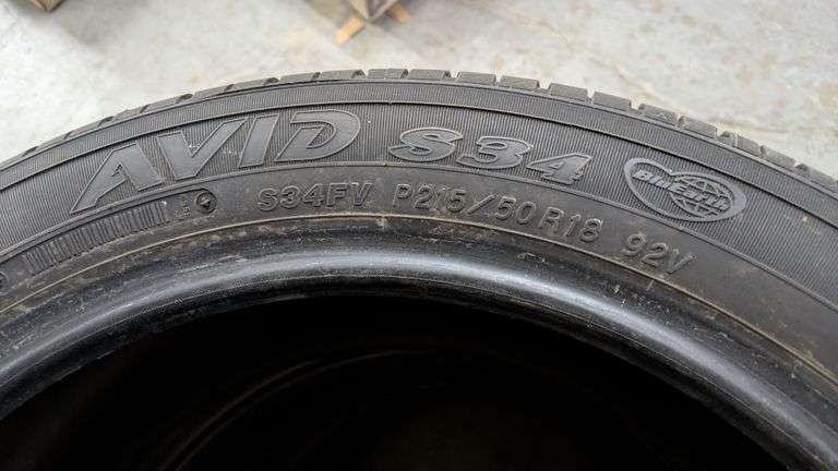 Yokohama AVID S34 All-Season Tires, 215/50R18
