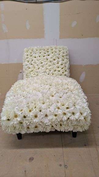 Floral Chaise Lounge, 28" x 42" x 32"
