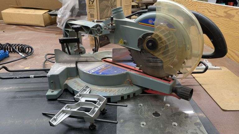 King Canada 10" Sliding Compound Miter Saw with Laser Guide System, Model 8372