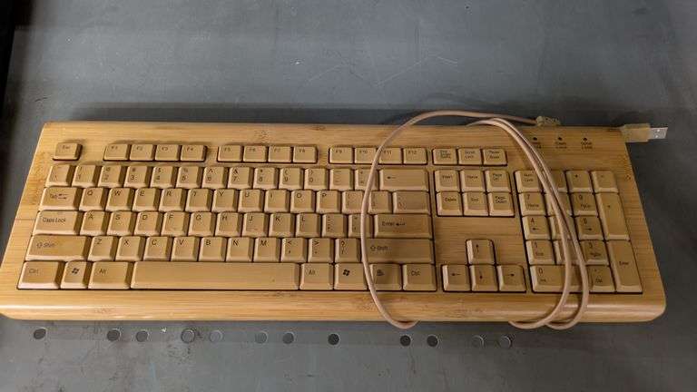 Full-sized USB Wired Bamboo Keyboard