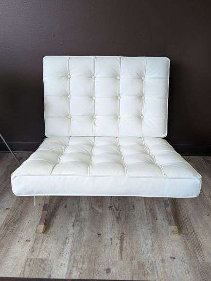 Modern White Leather Lounge Chair