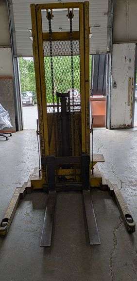 Lift-Rite LT-132 Manual Pallet Stacker