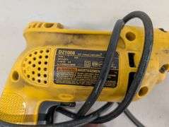 DeWalt D21008 3/8-Inch VSR Drill
