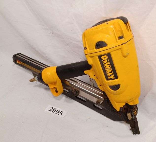 DeWalt D51822 clipped head framing nailer Mark Van Hook, Auctioneer