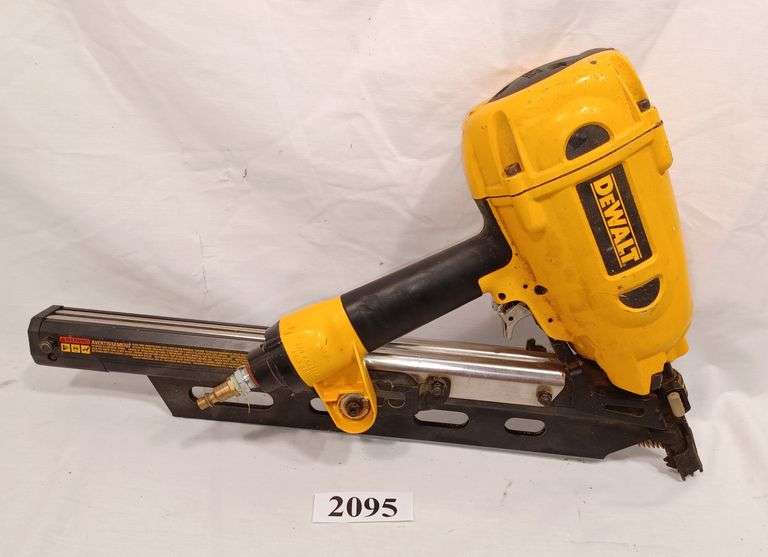 DeWalt D51822 clipped head framing nailer Mark Van Hook, Auctioneer