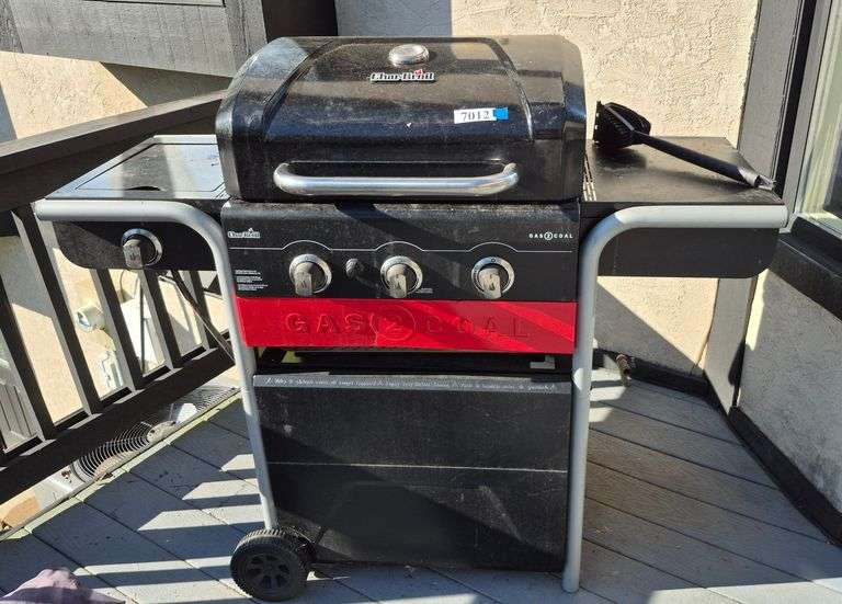 Char-broil gas to Coal three burner grill with cover