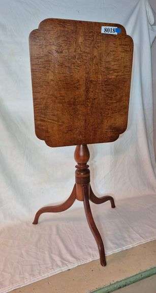 Curly maple flip top lamp/side table