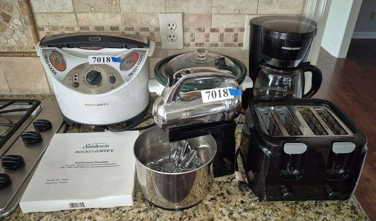 Crock-pot, B&D coffee maker, four slice toaster, Bravetti small stand mixer, Sunbeam rocket Grill