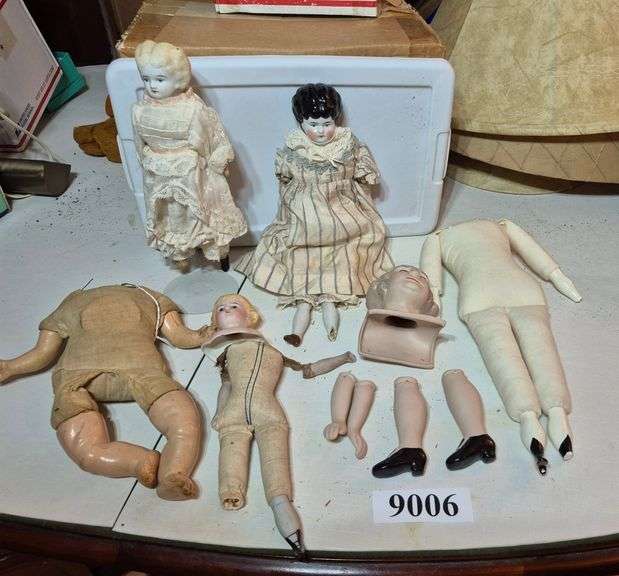 Dolls, partial dolls