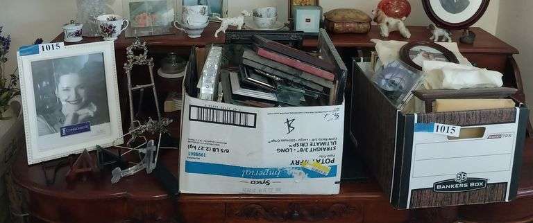 Large lot of frames, easels
