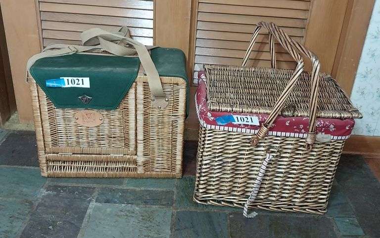 Eddie Bauer picnic basket, Mediterra wine picnic basket