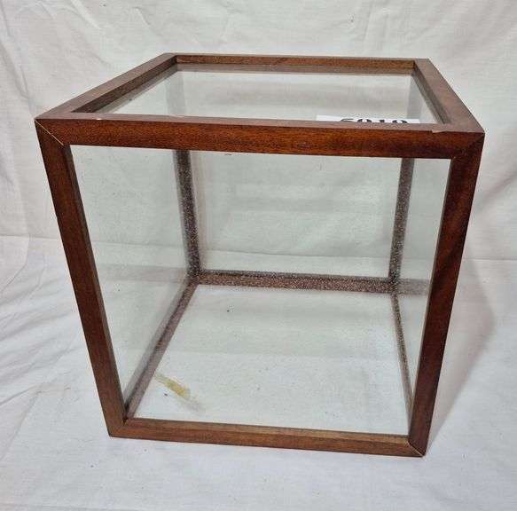 Glass display cube