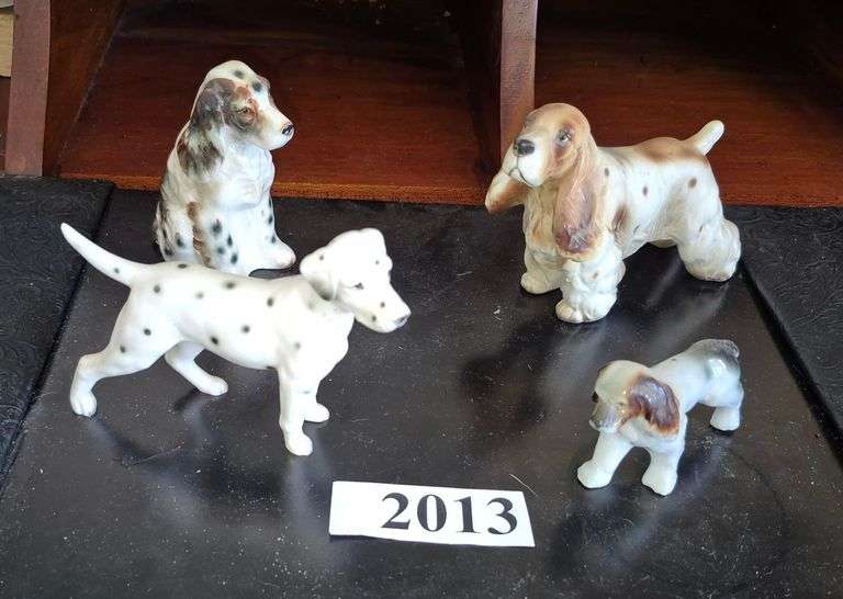 Dog figurines