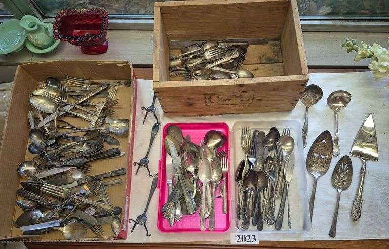 Large lot of silverplate flatware