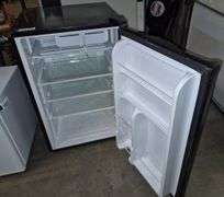Black Black & Decker dorm sized refrigerator