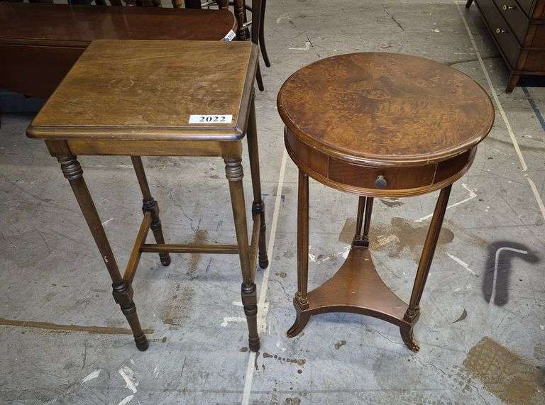 Vintage stand, small round one drawer stand