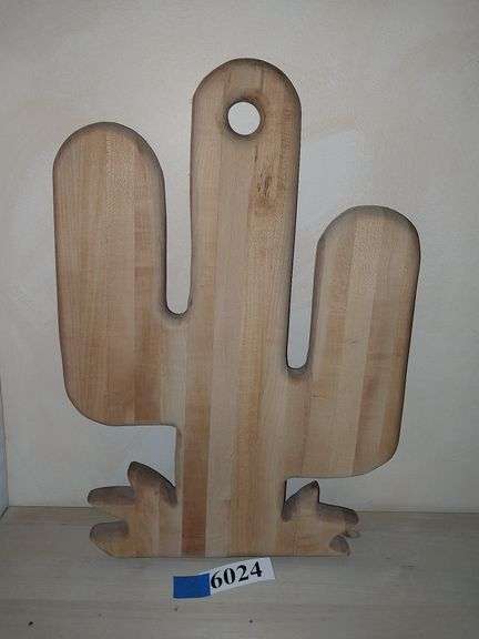 Cactus shaped wood cutting board / hanging wall decoration