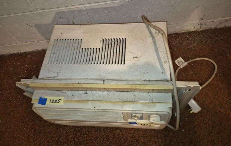 Small Samsung window air conditioner