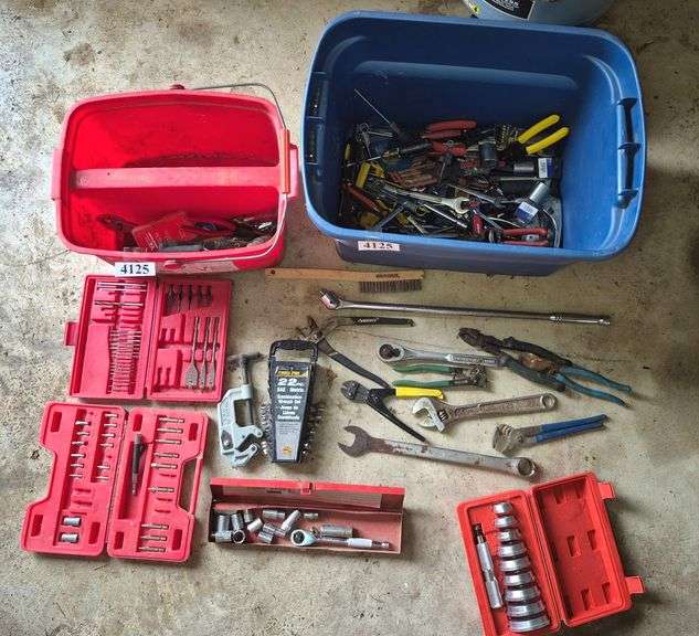 Mechanics tools and other hand tools - Mark Van Hook, Auctioneer