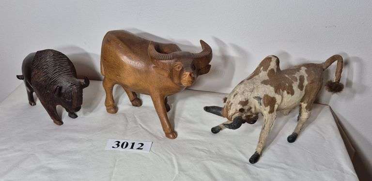 Wood and leather ? figurines