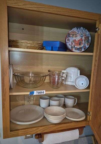 Contents: plates, bowls, cups, measuring cups, mixing bowls, mugs, drinking glasses, Etc