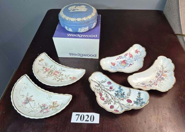 Wedgewood covered dish with box, bone dishes