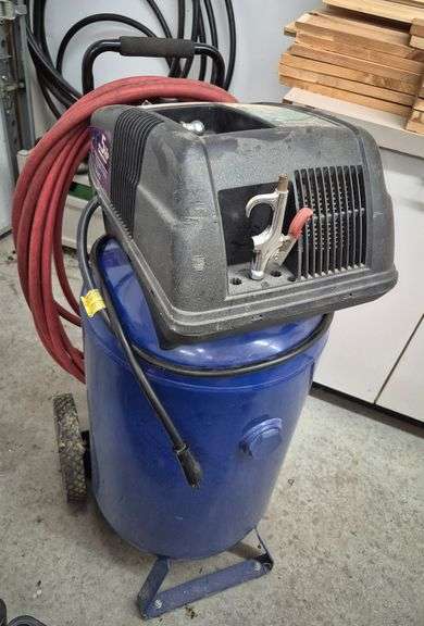 Campbell Hausfeld 5 horsepower 22 gallon air compressor with air hose ...