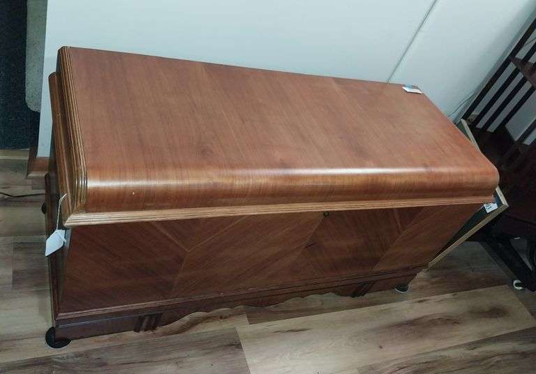 Caswell-Runyan cedar hope chest