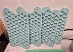 Cookie cutters, Black &amp; Decker 2 slice toaster, ice cube trays - Mark ...