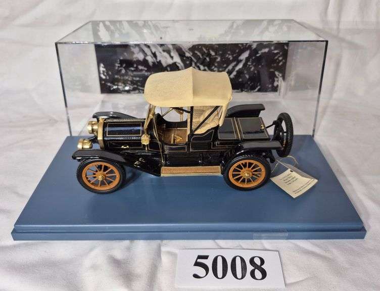Franklin Mint Precision Models Diecast 1910 Cadillac in display case