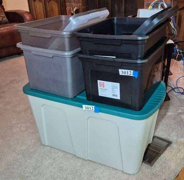 Plastic storage totes