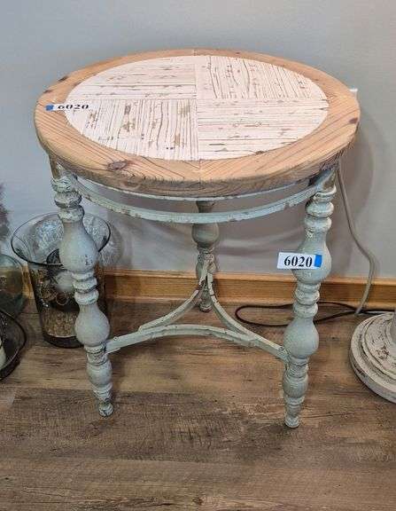 Farmhouse style lamp / end table