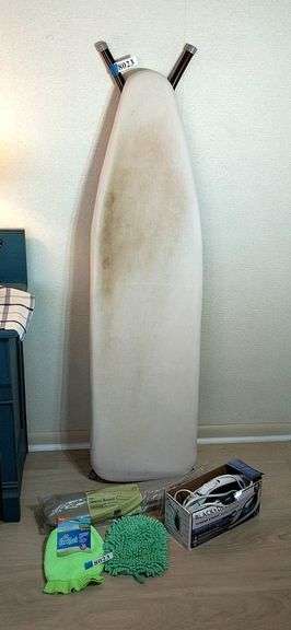 Ironing board, sleeve ironing board, Black & Decker iron, microfiber cleaning cloths