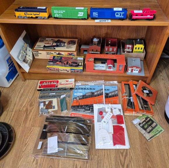 HO gauge trains and accessories