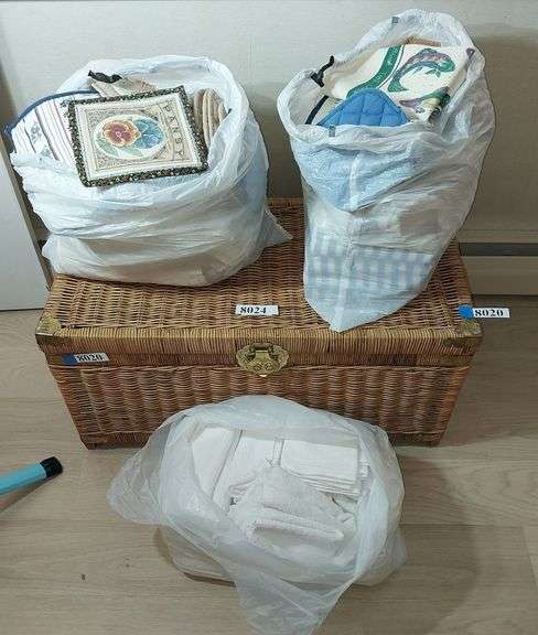 Towels, hot pads, sheets and pillowcases, etc