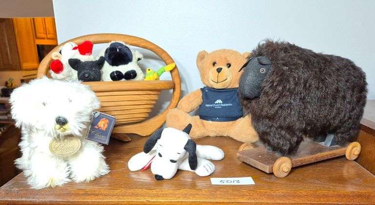 Plush Animals, wood collapsing basket