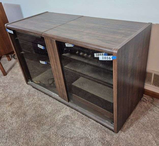 Stereo cabinet
