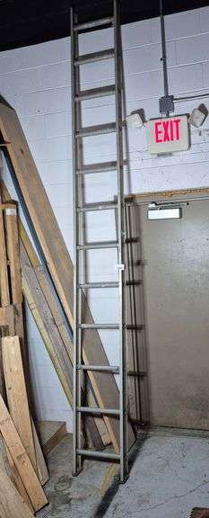 Aluminum ladder