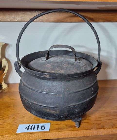 Cast Iron pot