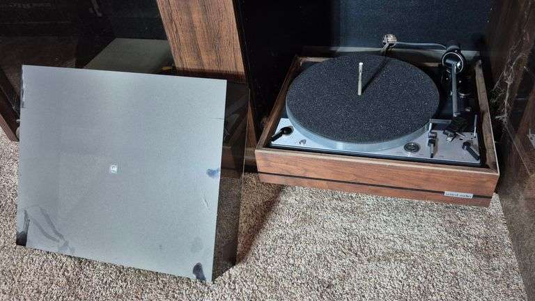 United Audio Dual 1229 turntable
