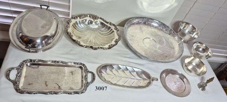 Silverplate bowls, serving bowls, covered dish, bell, small trays, Etc