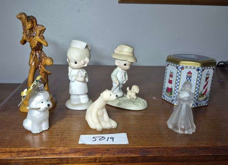 Figurines,  Bichon Frisé Christmas ornament, Lighthouse tin