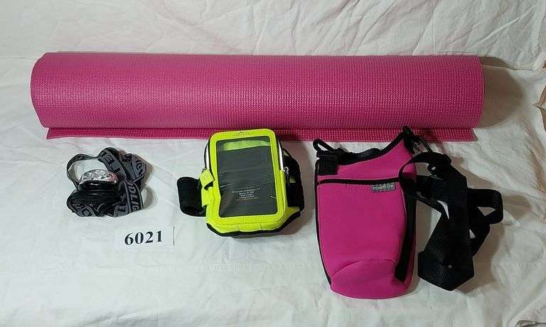 Yoga mat, Smooth Trip water bottle holder, Arm Pocket, Head light