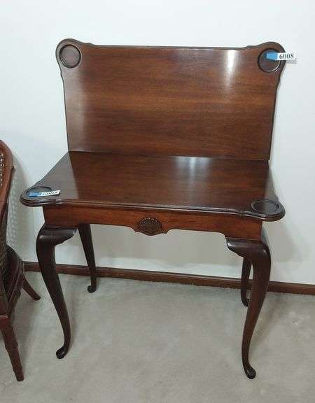 Brandt Mahogany Queen Anne style swivel flip top game table