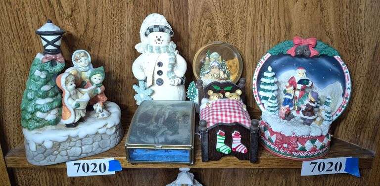 Six Christmas music boxes