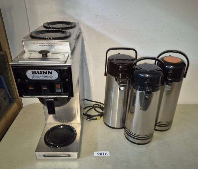 Bunn Pour-Omatic commercial coffee maker with 2 top warmers, 3 pump coffee carafe