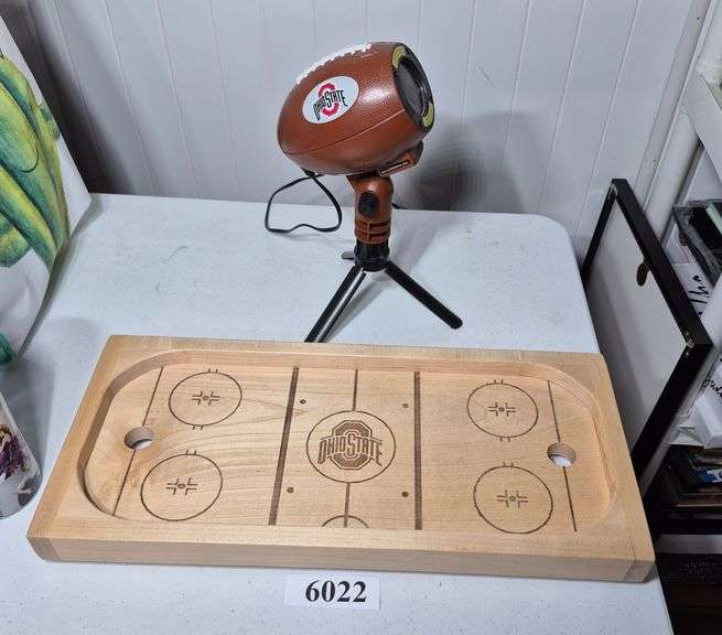 Wood Ohio State Hockey game, Ohio State logo projector