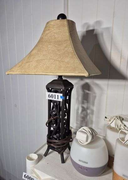 Metal lamp with shade, Aroma diffusers